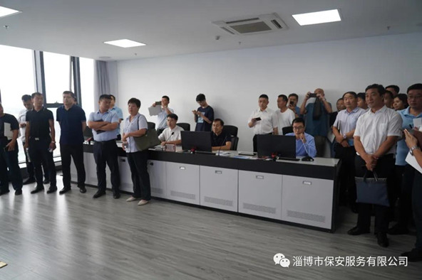 參觀指揮中心.jpg 參觀指揮中心.jpg